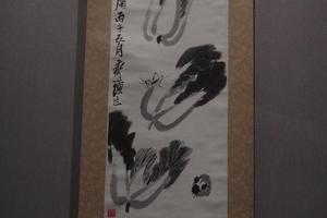 墨笔白菜虫鸡图轴