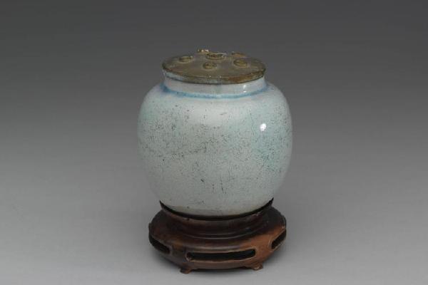 清 1644 A.D. ~1911 A.D. 青蓝釉水盂