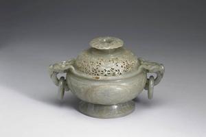 西元1644-1911年 清 青灰玉兽面纹炉