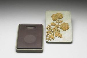 清 高宗  西元1736-1795年 乾隆 松花石菊花砚