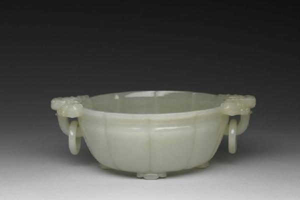 西元1644-1911年 清 玉葵瓣圆洗