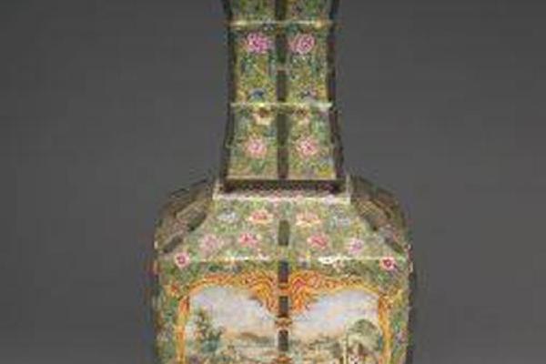 清 乾隆  西元1736-1795年 乾隆款 铜胎珐瑯带戟方花瓶