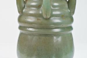 青瓷釉罐
