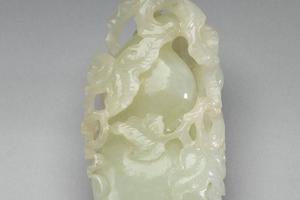 西元1644-1911年 清 白玉透花葫芦（附木座）