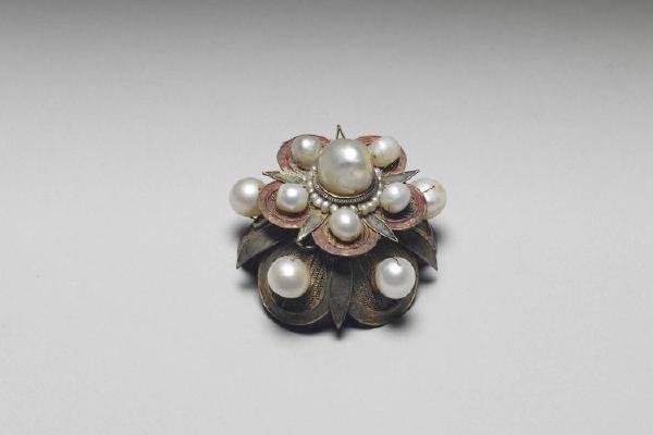 清 西元1644-1911年 铜镀金累丝嵌珍珠花式帽花