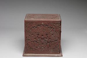 西元1644-1911年 清 剔红人物带屉匣