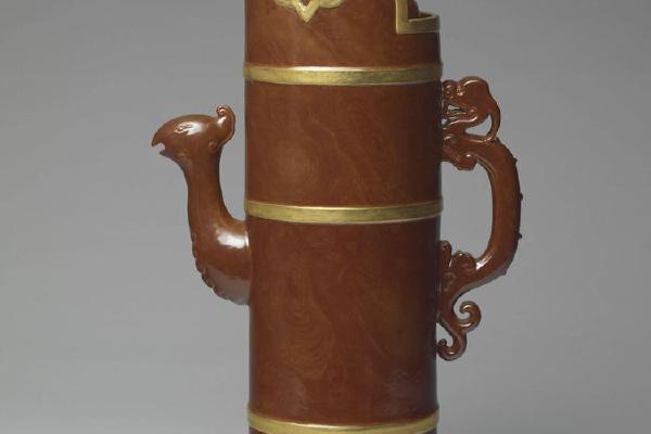 西元1644-1911年 清 瓷仿拉古里木多穆壶