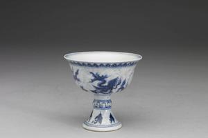 明 宣德  西元1426-1435年 宣德窑 青花海兽波涛纹凸节高足杯(青兽白涛)