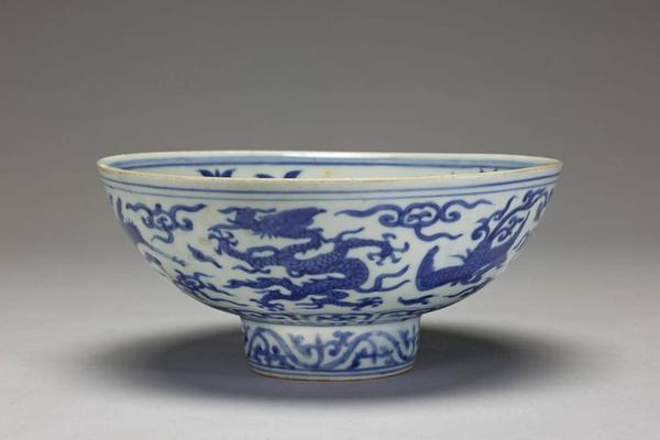 明  世宗  西元1522-1566年 嘉靖 青花龙凤寿字高足碗