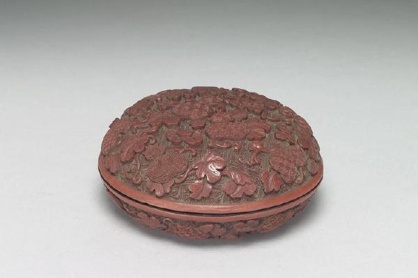 西元1644-1911年 清 剔红瓜果小圆盒