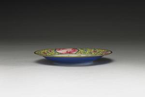 清 高宗  西元1736-1795年 乾隆 磁胎画珐瑯花鸟四寸碟