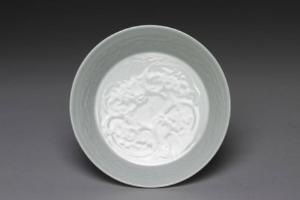 元 西元14世纪「枢府」款 卵白釉印花番莲碗