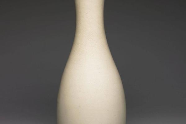 明-清 西元1368-1911年 漳州窑 白瓷棒棰瓶