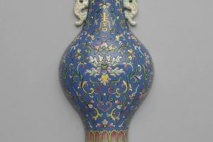 清 乾隆  西元1736-1795年 乾隆 珐瑯彩轿瓶