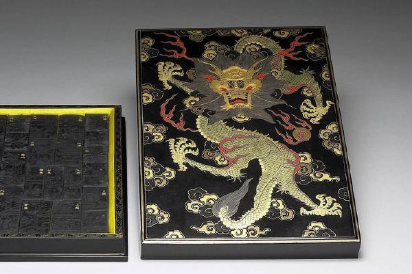 西元1644-1911年 金漆祥龙捧珠纹方盒