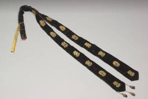西元1644-1911年 清 嵌金八宝黑绒飘带