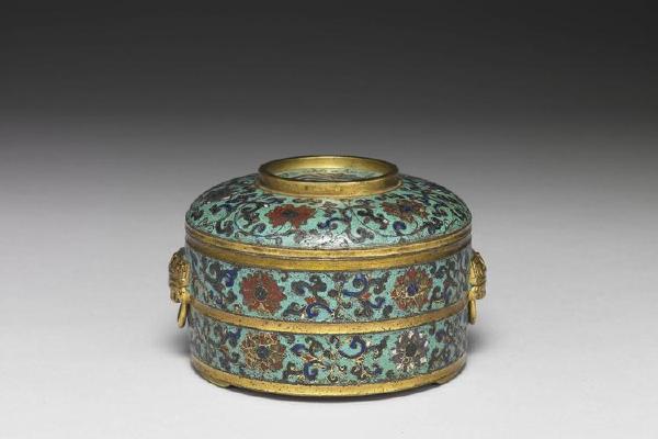 清 康熙  西元1662-1722年 掐丝珐瑯番莲纹盒