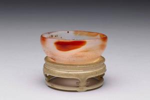 清  西元1644A.D~1911 A.D. 玛瑙杯碟
