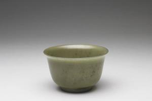 清 乾隆  西元1736-1795年 碧玉撇口碗-1
