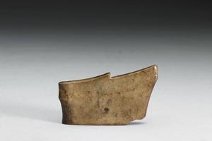 西元前3200-前2200年 新石器时代晚期 良渚文化 钺冠饰