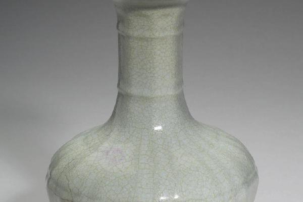 清 高宗  西元1736-1795年 乾隆 弦文塔式瓶