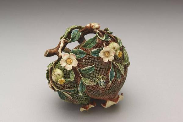 清 十八世纪  西元1701-1800年 十八世纪 镂雕象牙石榴盒