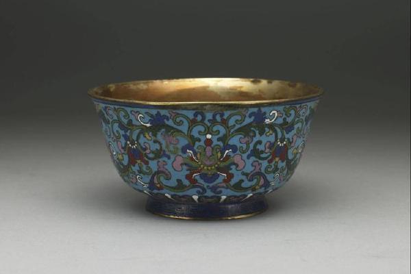 清 西元1644-1911年 铜胎蓝地珐瑯碗