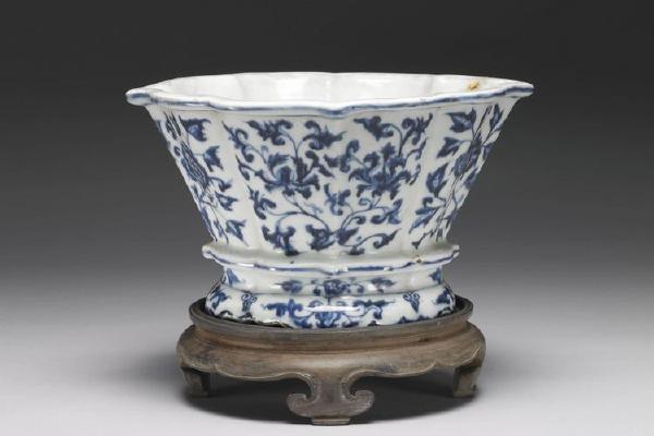 西元1644-1911年 清 青花瓷盆