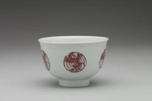 清 康熙 白地描红团凤纹盅-5