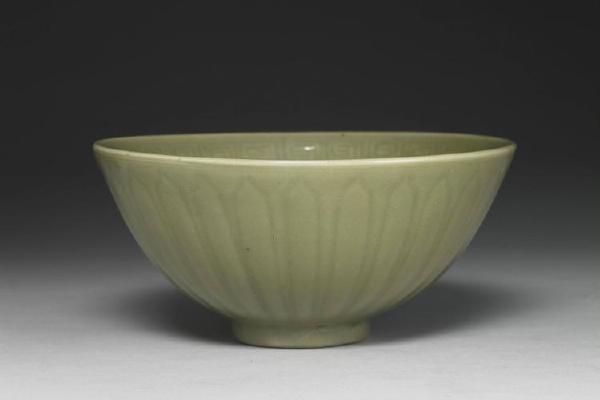 明前期 十五世纪  西元15世纪 龙泉窑 青瓷莲瓣碗