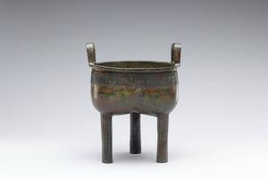 西周 兽面纹鼎