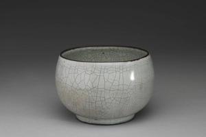 南宋-元 西元1127-1368年 官窑 青瓷钵式碗