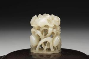 元-明初 西元1271-1435年 白玉荷塘鹭鸶帽顶