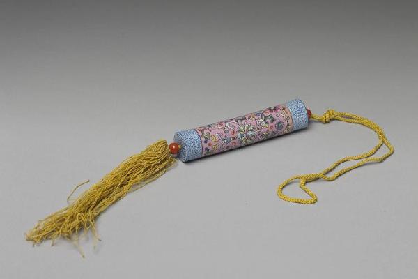 清 西元1644-1911年 粉红地粉彩缠枝花卉瓷牙签筒-2