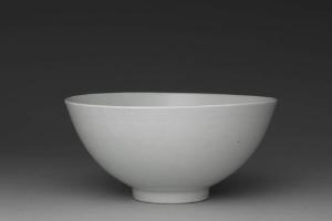 明 西元1368-1644年 甜白印花四季花卉碗