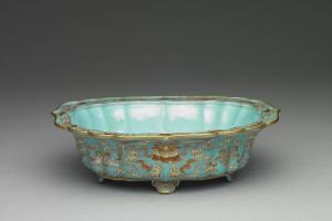清 西元1796-1820年 嘉庆 五彩瓷盆
