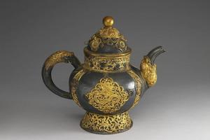 西元1644-1911年 嵌松石镶金龙银壶