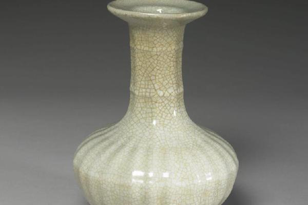 清 高宗  西元1736-1795年 乾隆 冬青釉腰圆瓶