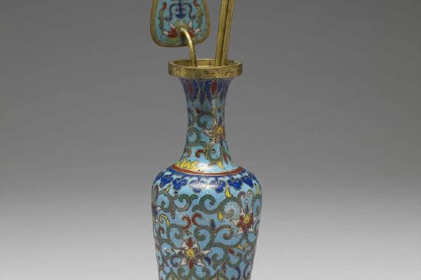 西元1644-1911年 清 铜胎掐丝珐瑯瓶