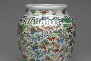 明 西元1573-1620年 万历 五彩百鹿尊