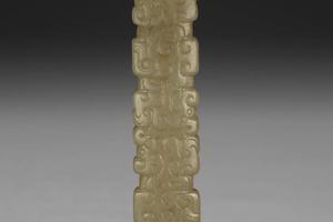 春秋  西元前770-476年 龙纹玉管