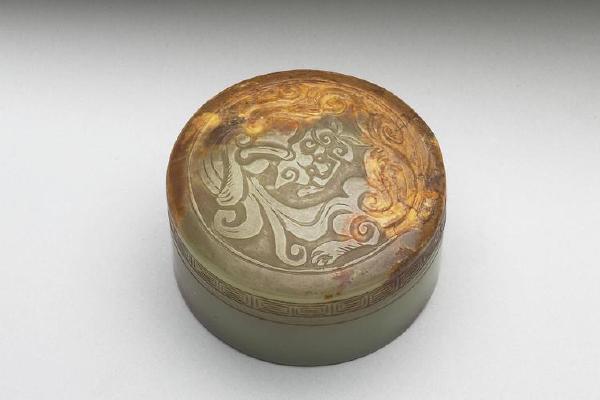 元 西元1644-1911年 螭虎啣芝纹玉盒