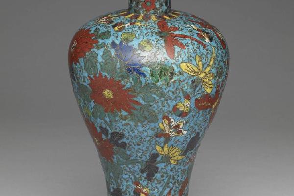 明 十六世纪下半  西元1551-1600年 景泰款掐丝珐瑯花卉梅瓶