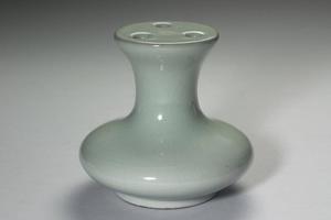 清 高宗  西元1736-1795年 乾隆 冬青釉三孔花插