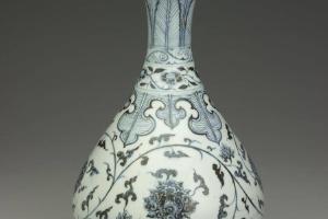 明  太祖  西元1368-1398年 洪武 青花番莲玉壶春瓶