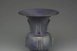 明 西元1115-1368年 十五世纪 钧窑丁香紫瓷尊