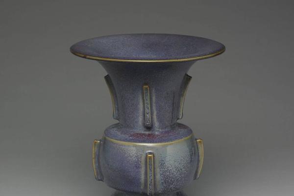 明 西元1115-1368年 十五世纪 钧窑丁香紫瓷尊