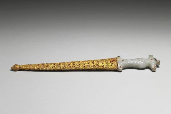 西元1644-1911年 清 雕玉水仙纹柄嵌宝石短剑