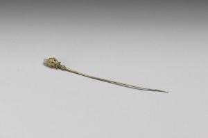 清 西元1644-1911年 银镀金抱头莲针