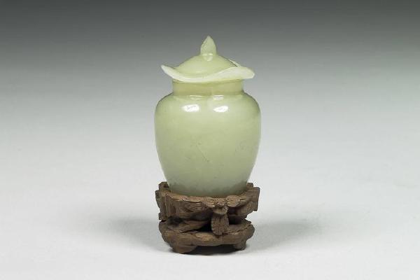 宋 西元960-1279年 玉罐